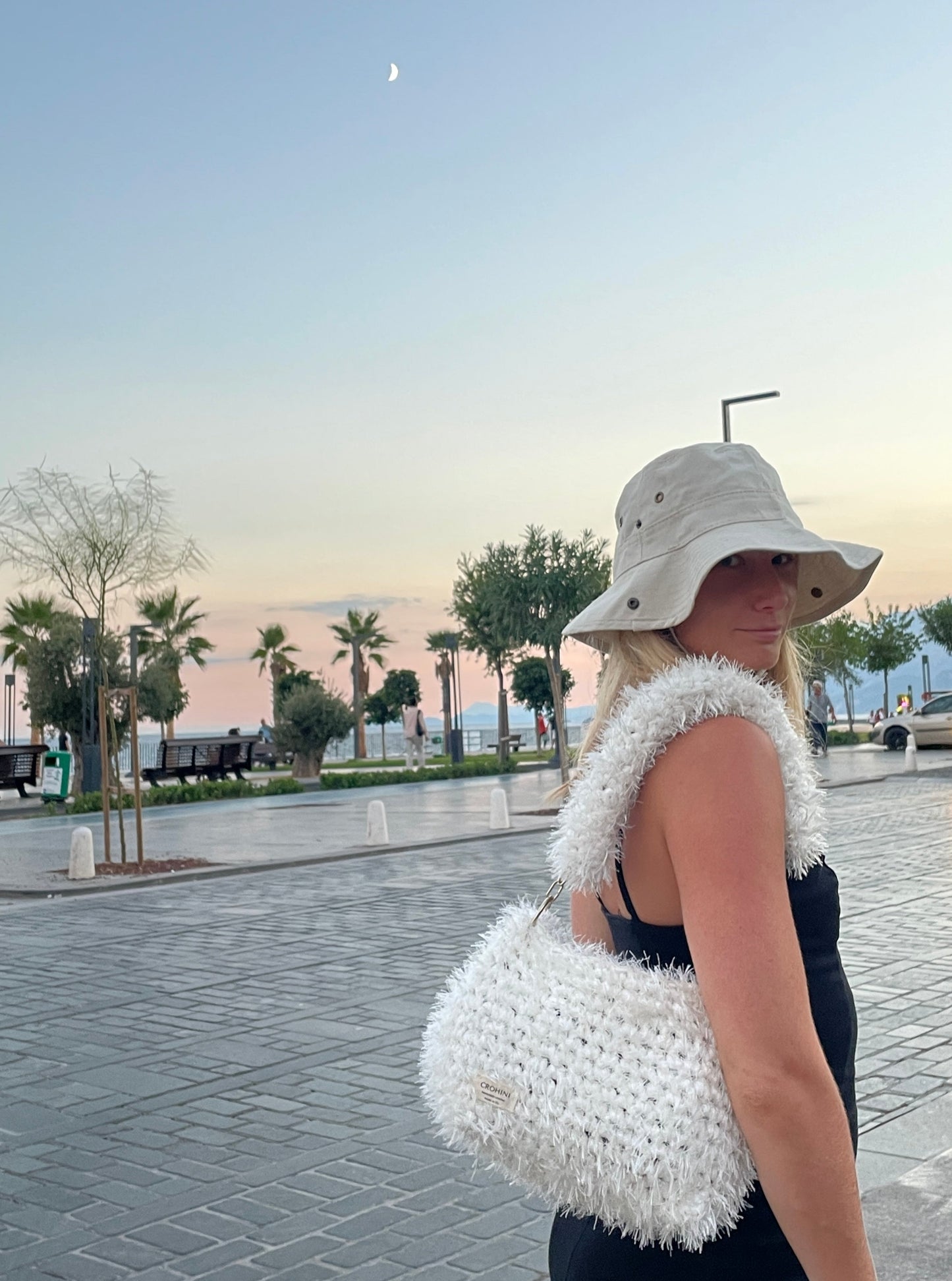 Off-White Fluffy JOE Crochet Bag - Medium