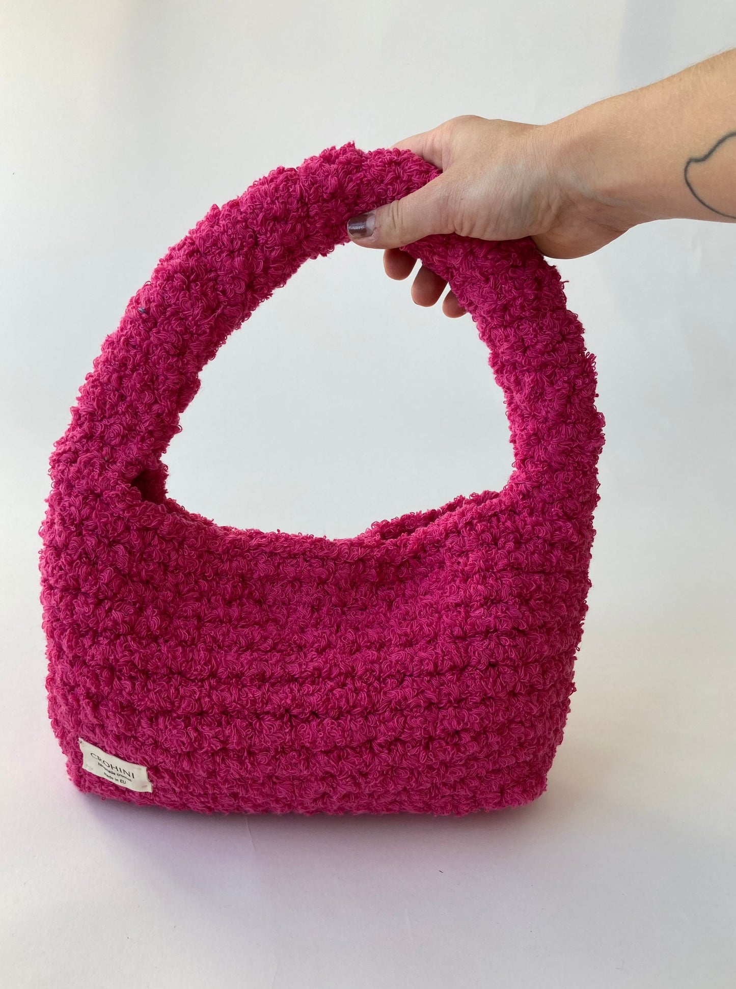 Hot Pink Crochet Bag - Medium LIINA - Towel