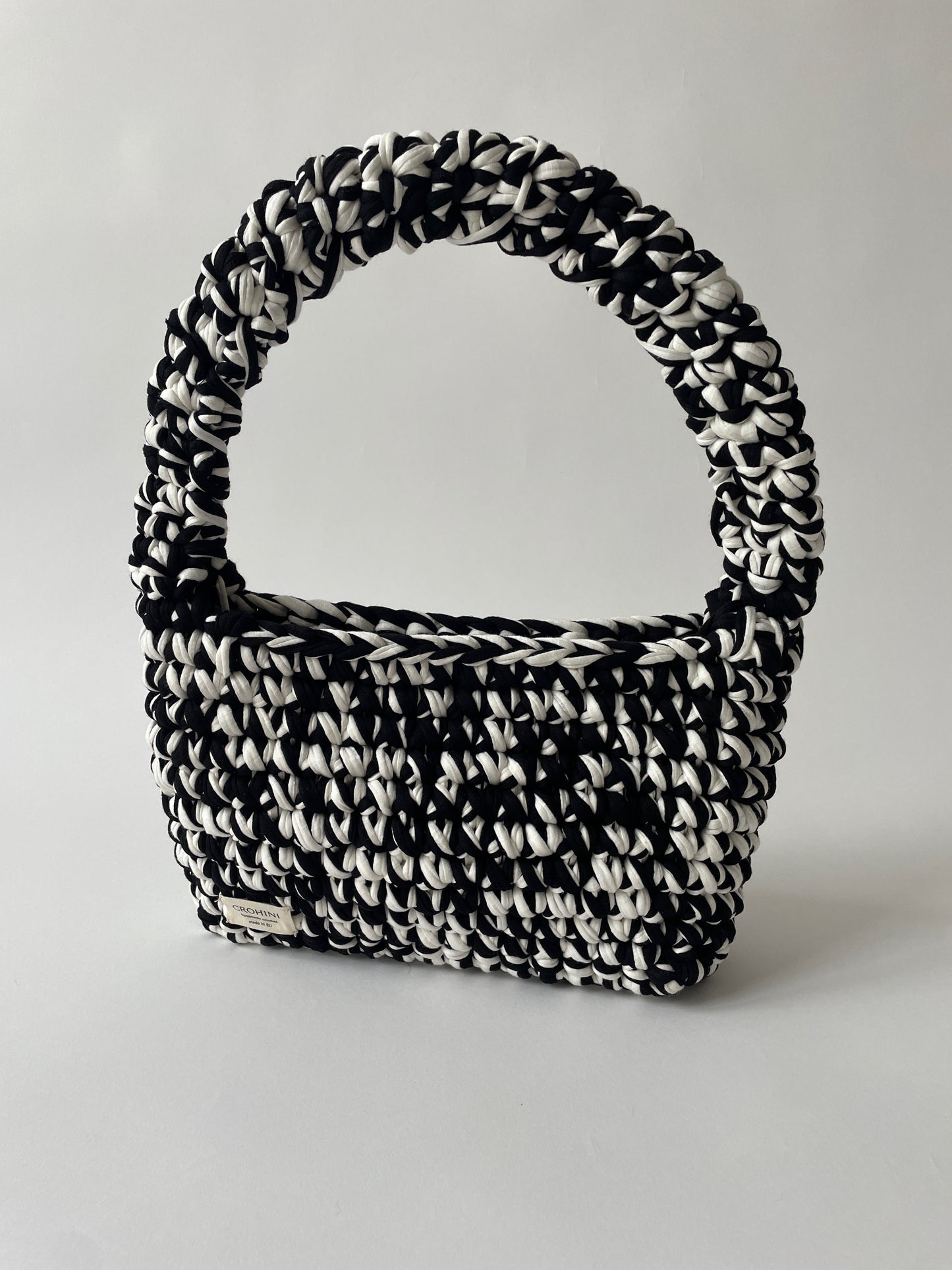 Medium LIINA Black and White Crochet Bag | Gehäkelte Tasche