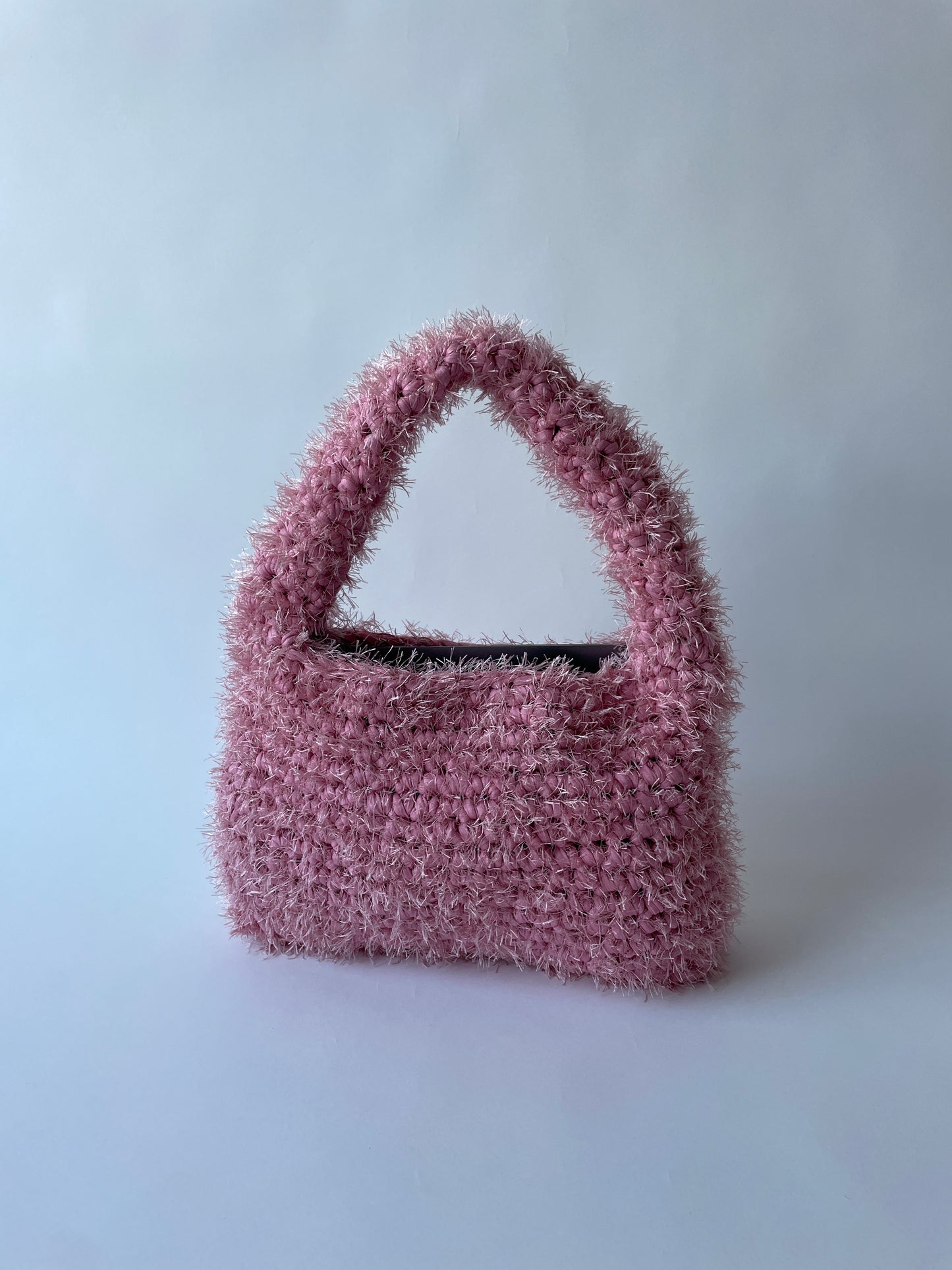 Large LIINA Dusty Pink Fluffy Crochet Bag | Gehäkelte Tasche